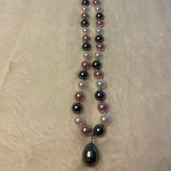 Necklace - Picture 2 of 3